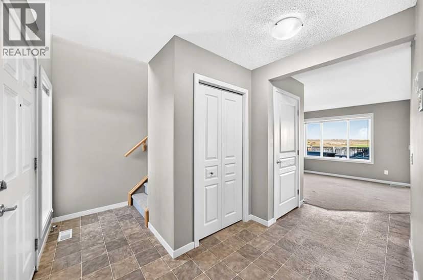306 Ranch Ridge Court, Strathmore, photo 3