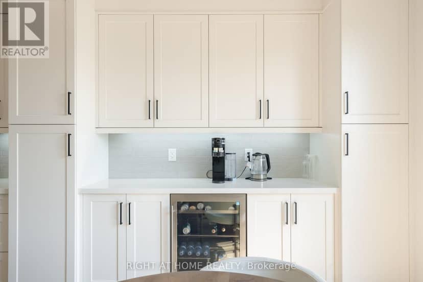 34 Hampshire Place — photo 19 of 40