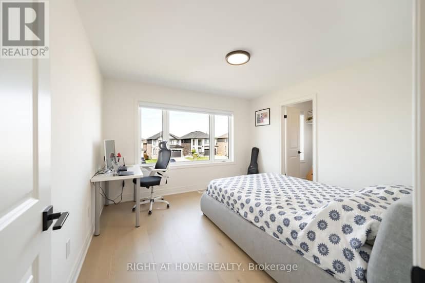 34 Hampshire Place — photo 39 of 40