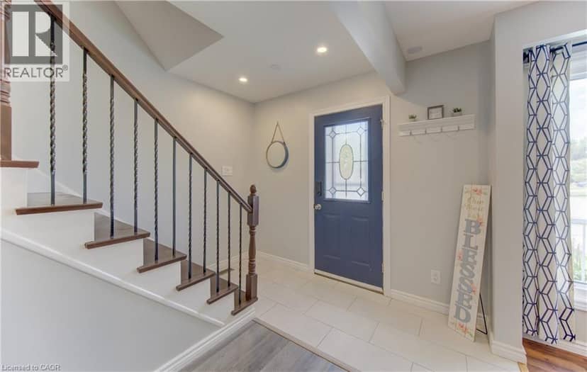 80 GLEN AVON Crescent — photo 2 of 23