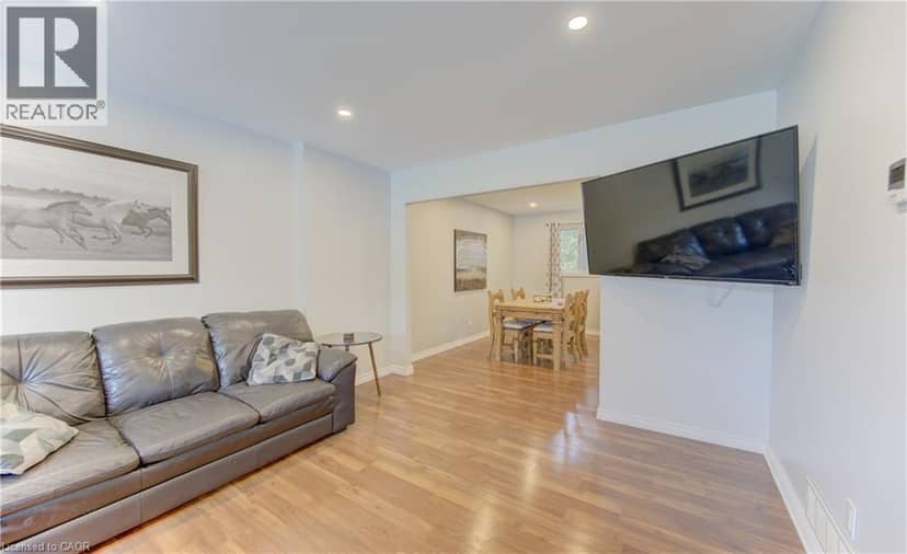 80 GLEN AVON Crescent — photo 5 of 23