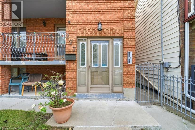 277 HARVIE Avenue, York, photo 2