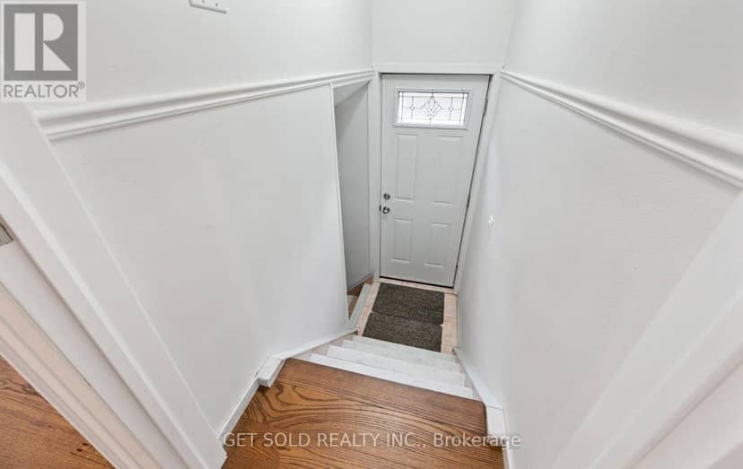 8 Hackmore Avenue — photo 27 of 40