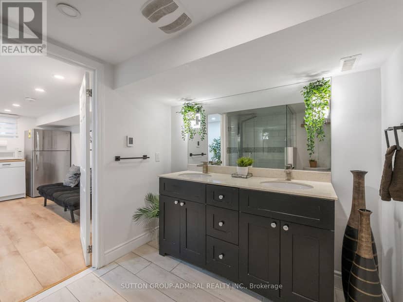 65 Woodbury Road — photo 32 of 40