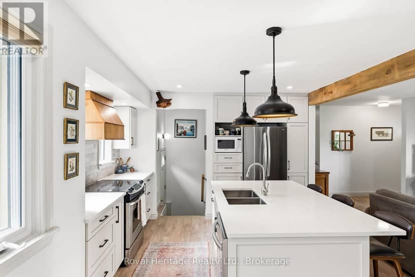 93 Division Street S, Brighton, photo 2