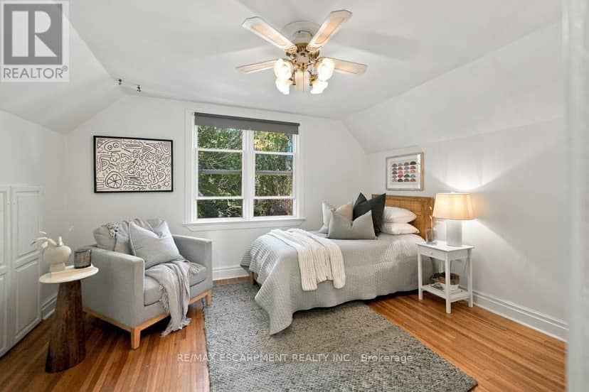 284 East 21st Street — photo 16 of 26