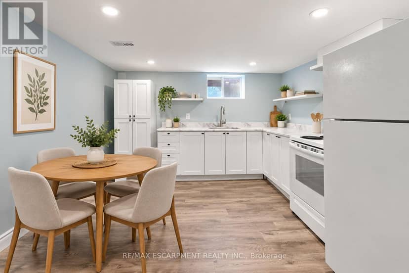284 East 21st Street — photo 18 of 26