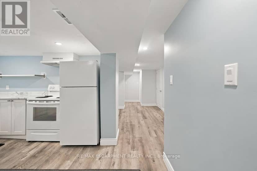 284 East 21st Street — photo 19 of 26