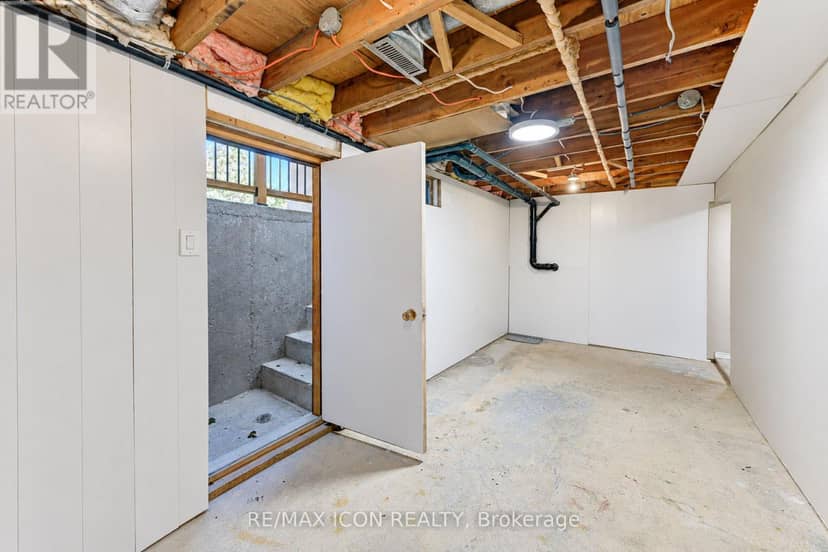 64 Lowrey Avenue S — photo 31 of 40