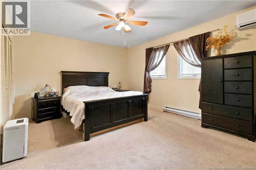 98 Firwood Crescent — photo 14 of 40