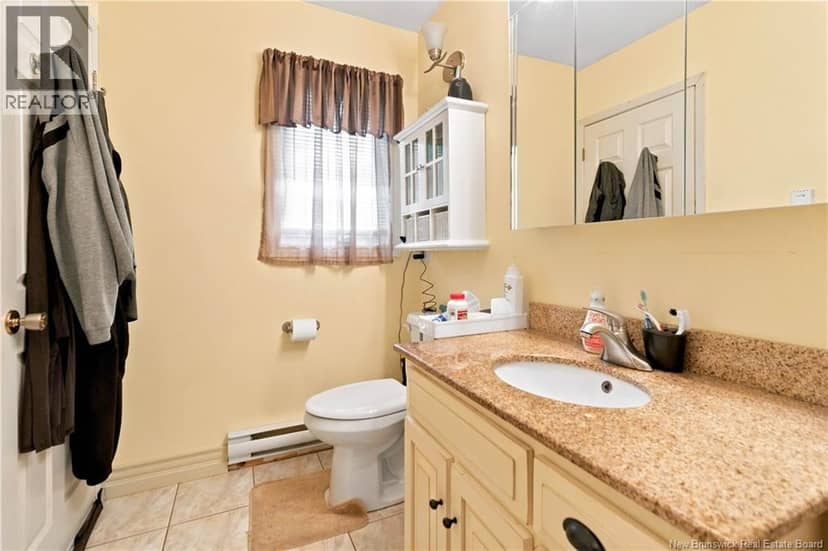 98 Firwood Crescent — photo 18 of 40