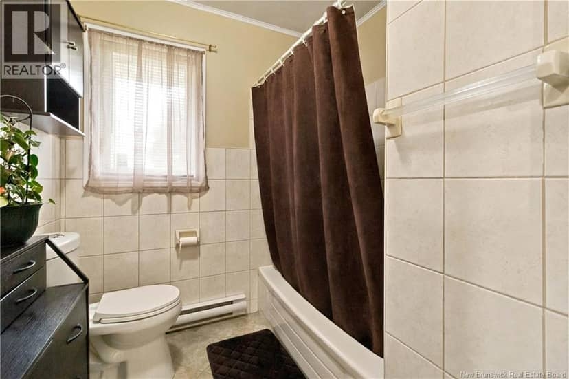 98 Firwood Crescent — photo 13 of 40