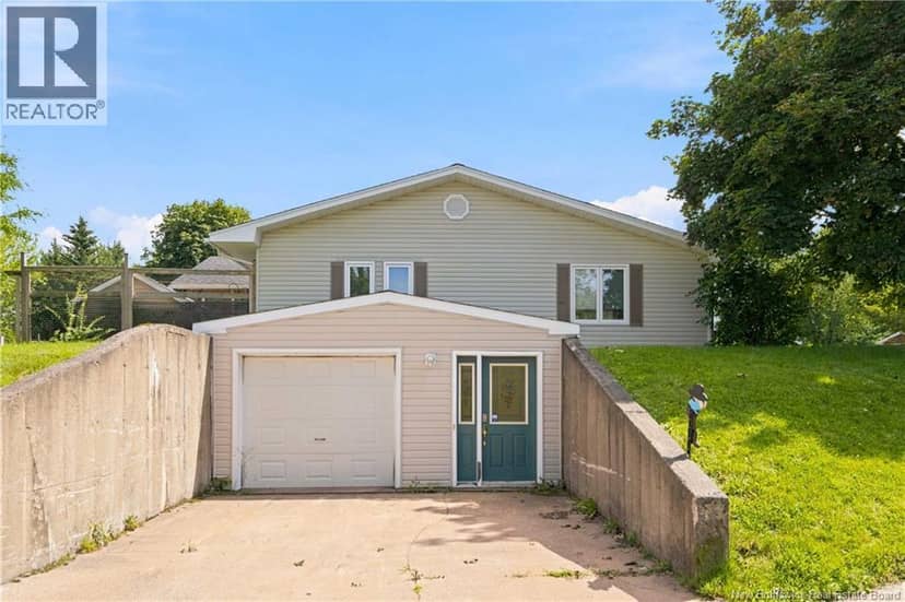 98 Firwood Crescent — photo 4 of 40
