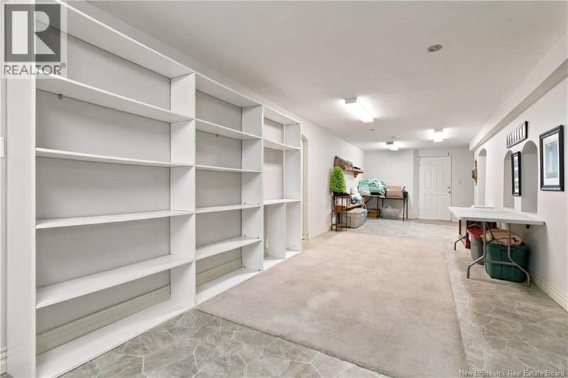 98 Firwood Crescent — photo 33 of 40