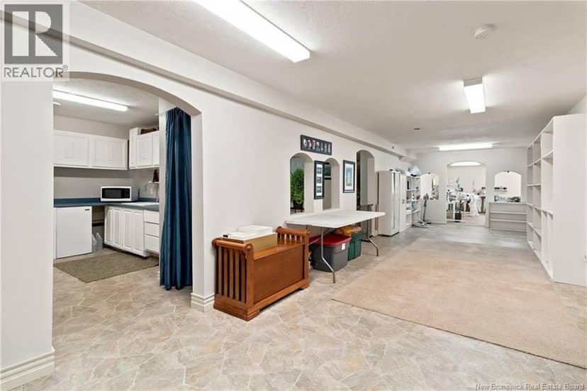 98 Firwood Crescent — photo 32 of 40