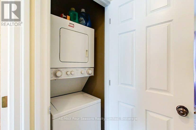 201 - 184 Snowbridge Way — photo 18 of 32