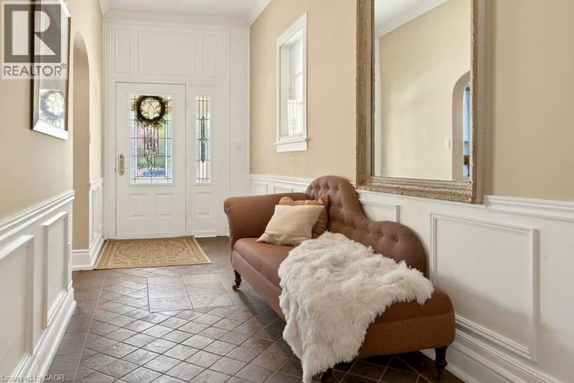 377 HESS Street S — photo 3 of 40