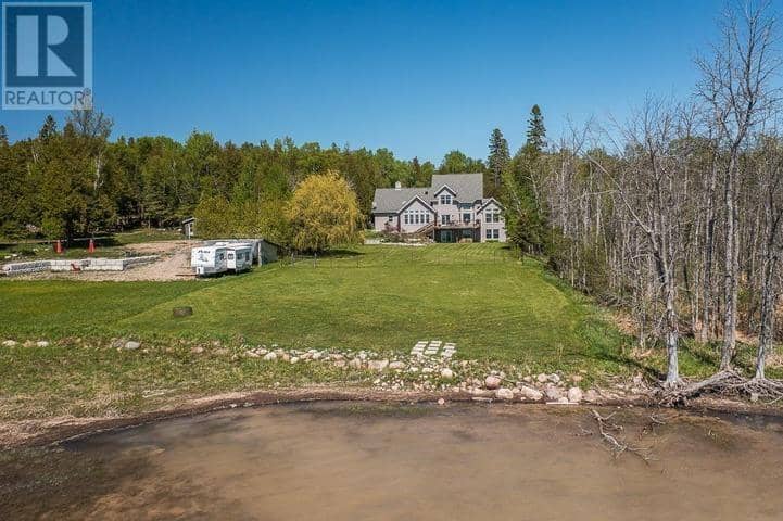 3515 Huron Line RD, Jocelyn Township — photo 1 of 40