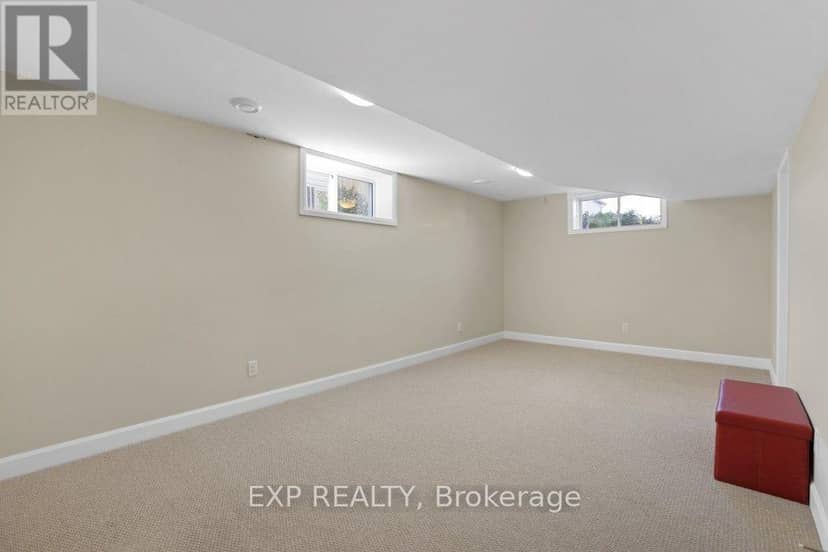 225 Sunset Crescent — photo 29 of 39
