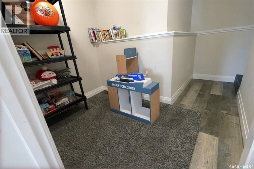 341 Haichert STREET W — photo 33 of 40