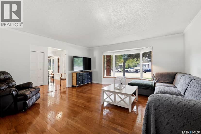 6218 Sherwood DRIVE — photo 11 of 38
