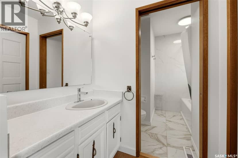 6218 Sherwood DRIVE — photo 17 of 38