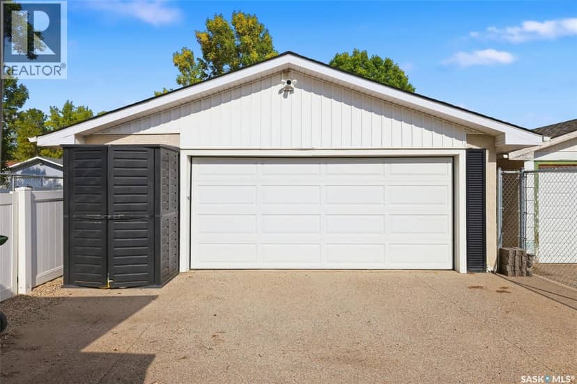 6218 Sherwood DRIVE — photo 30 of 38