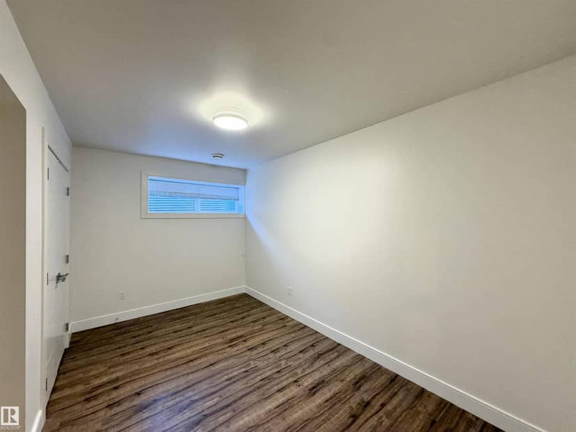 11127 77 AV NW — photo 35 of 40