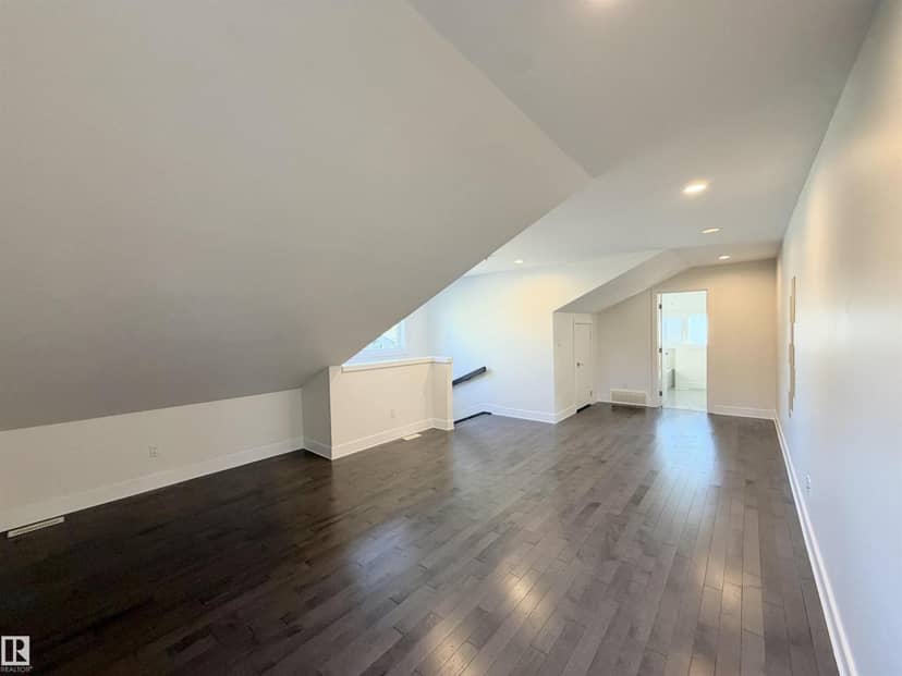 11127 77 AV NW — photo 40 of 40