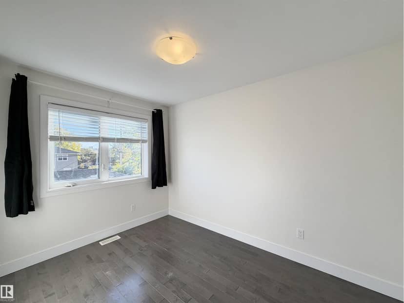 11127 77 AV NW — photo 24 of 40