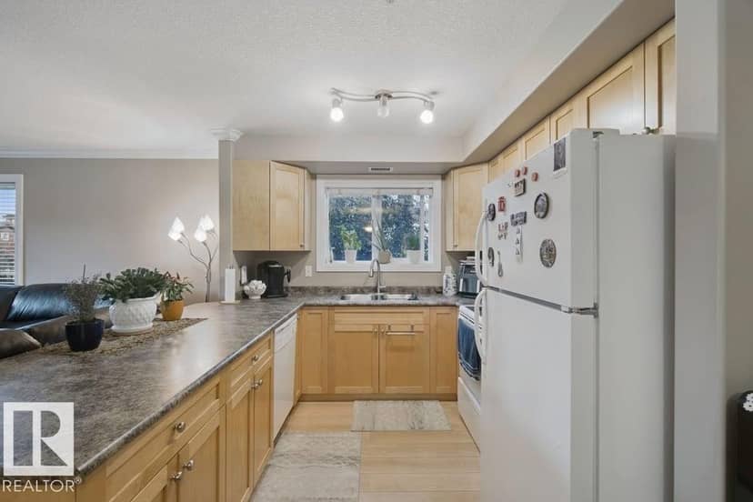 #212 13005 140 AV NW — photo 12 of 40