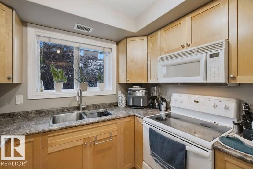 #212 13005 140 AV NW — photo 13 of 40