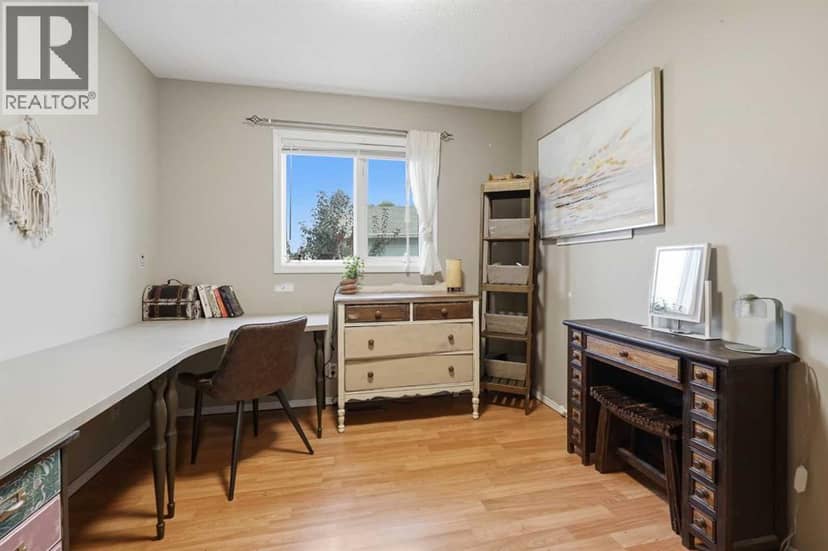 37 Sunrise Crescent — photo 10 of 27