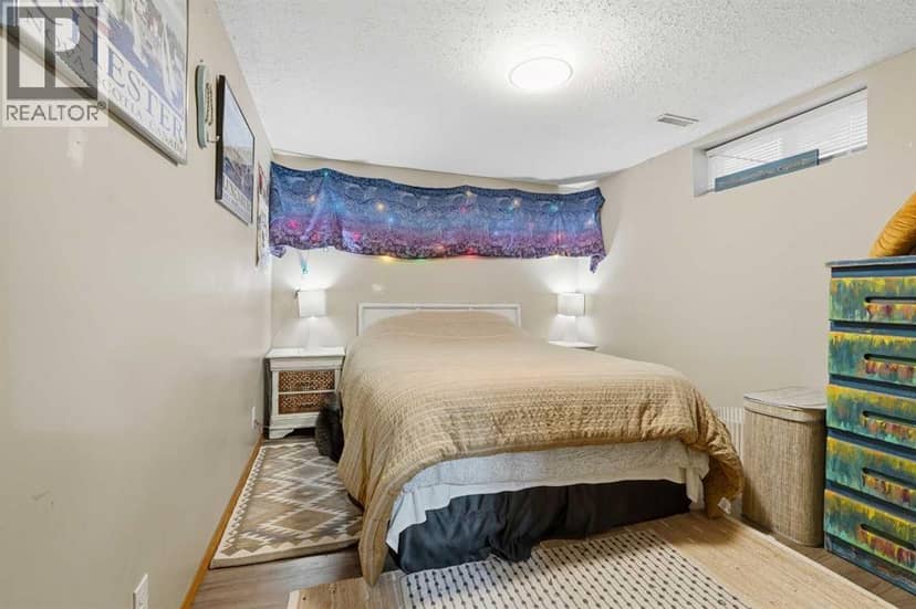 37 Sunrise Crescent — photo 18 of 27