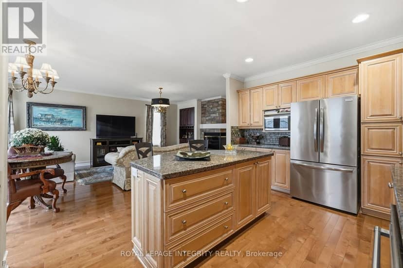 2169 Valenceville Crescent — photo 13 of 40