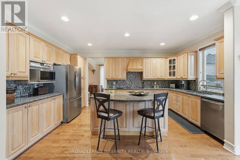 2169 Valenceville Crescent — photo 9 of 40