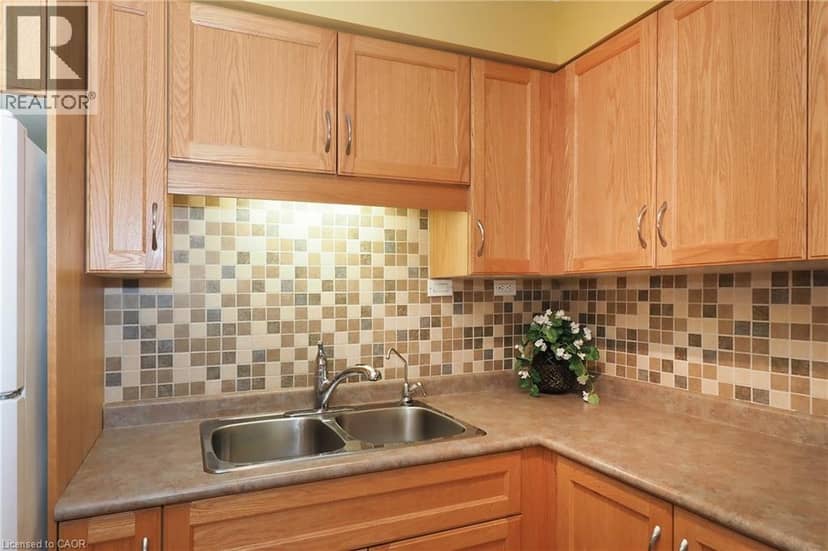 375 HOLIDAY INN Drive Unit# 34 — photo 16 of 40