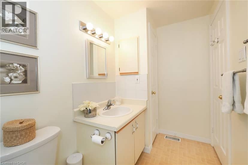 375 HOLIDAY INN Drive Unit# 34 — photo 28 of 40