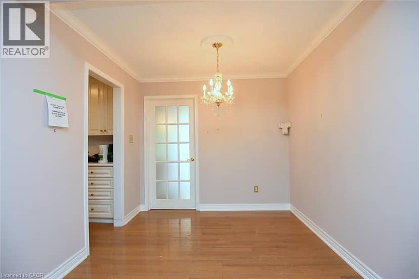 81 AYLMER Crescent — photo 14 of 40
