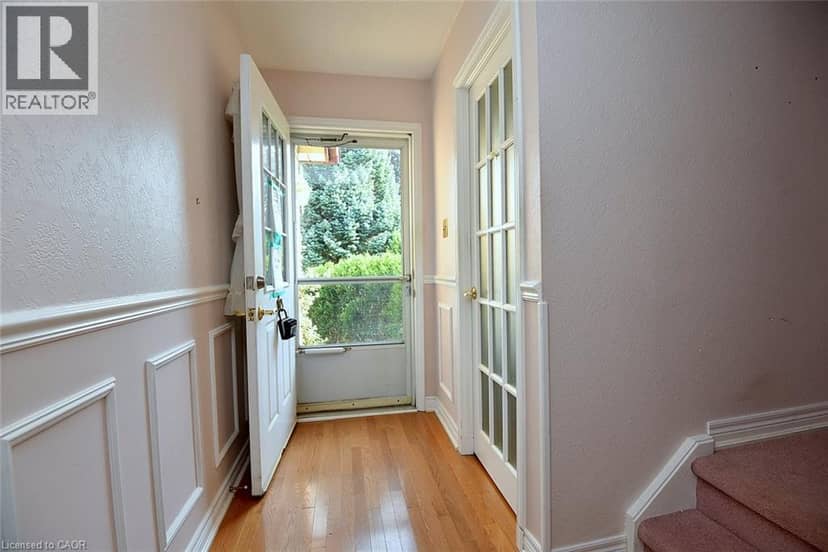 81 AYLMER Crescent, Stoney Creek, photo 5