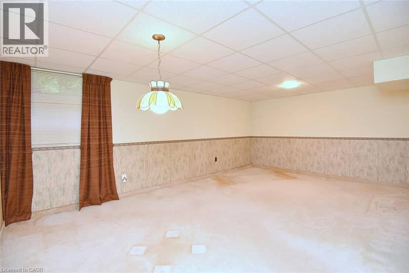 81 AYLMER Crescent — photo 35 of 40