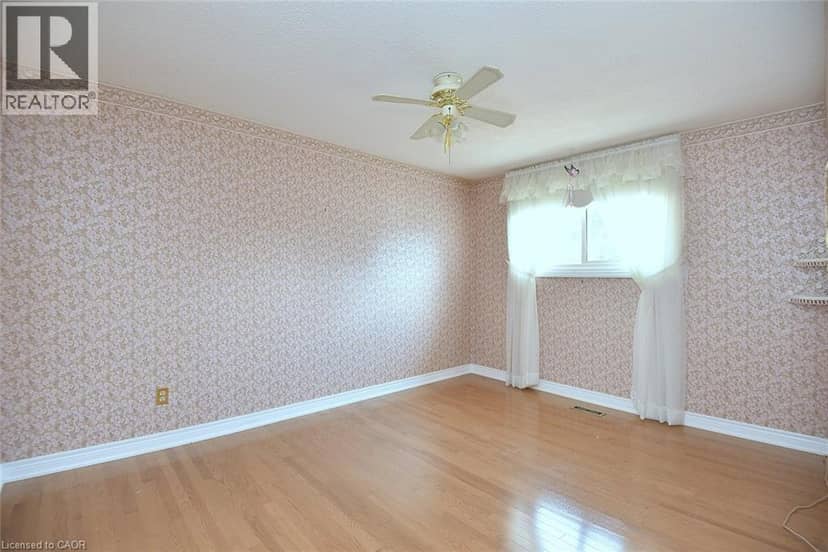 81 AYLMER Crescent — photo 24 of 40