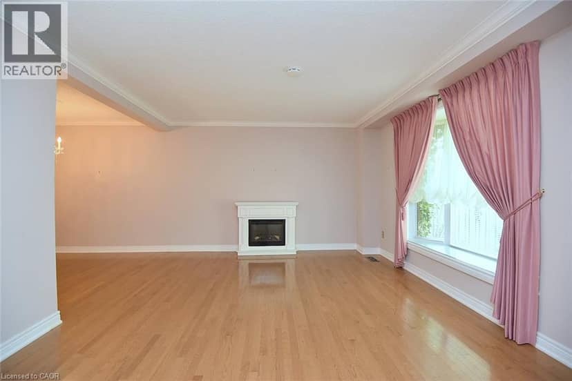 81 AYLMER Crescent, Stoney Creek, photo 8