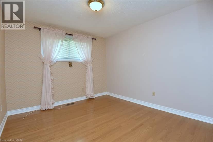 81 AYLMER Crescent — photo 27 of 40
