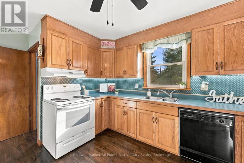 165 Cameron Street — photo 11 of 40