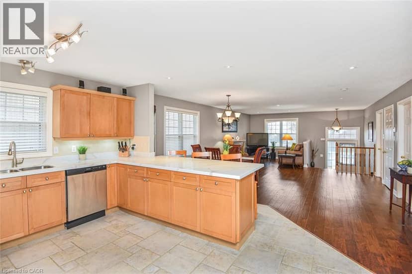 1060 BEACH Boulevard — photo 12 of 40