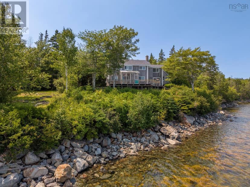 390-406 Highway 308, Morris Island