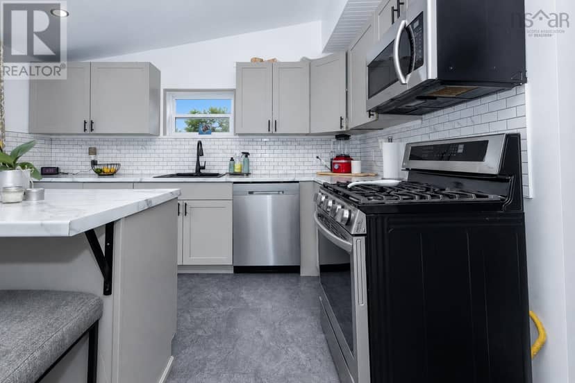 10 Cottage Street — photo 13 of 40