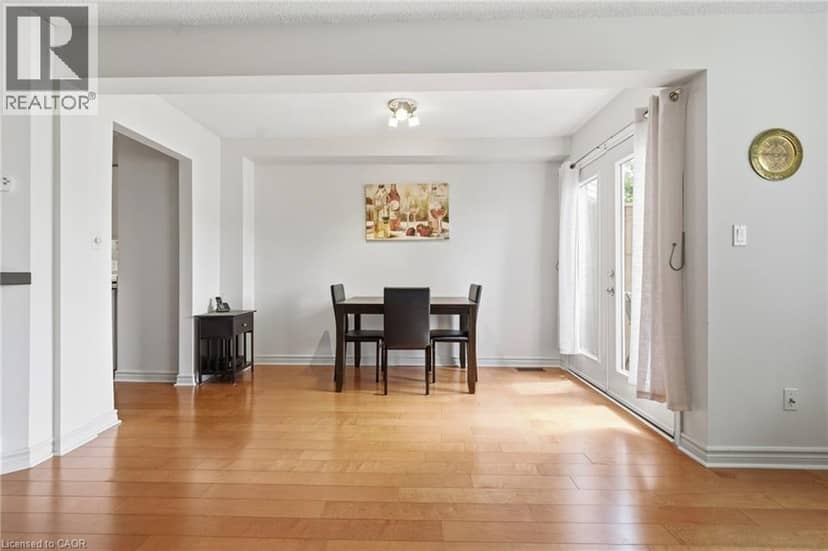 53 MYRTLE Avenue — photo 8 of 20