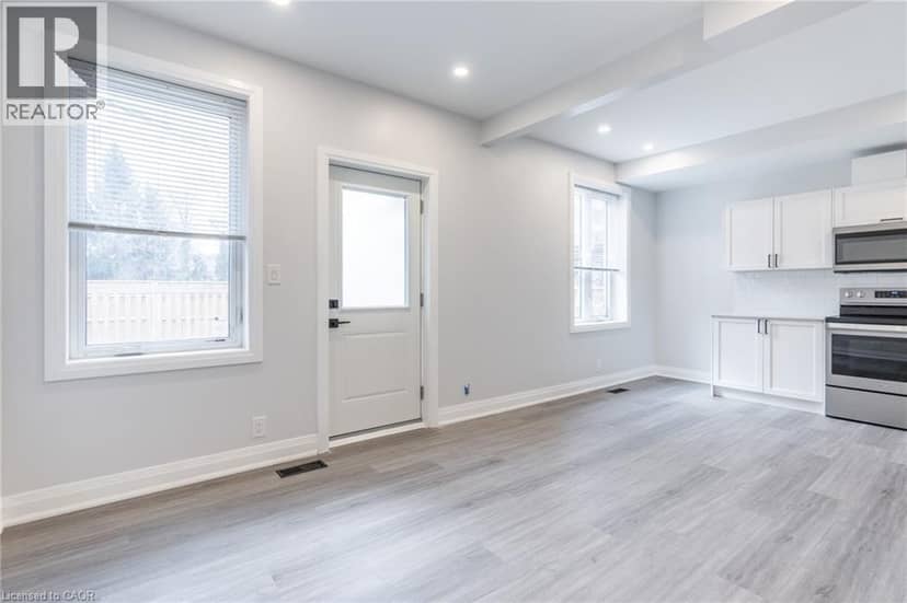 536 CANNON Street E — photo 10 of 40